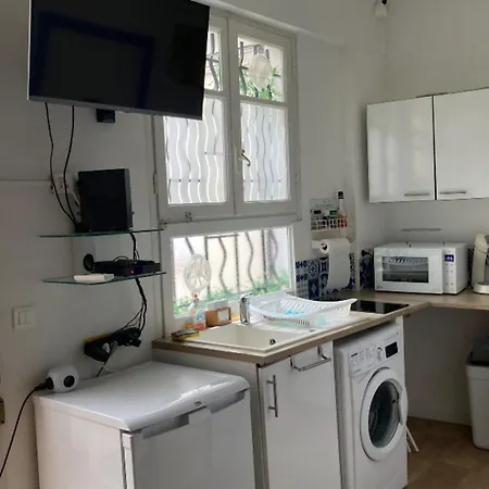 Apartment Of 18 M2 With Terrace In La Bocca